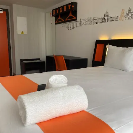Easyhotel Готель Лісабон