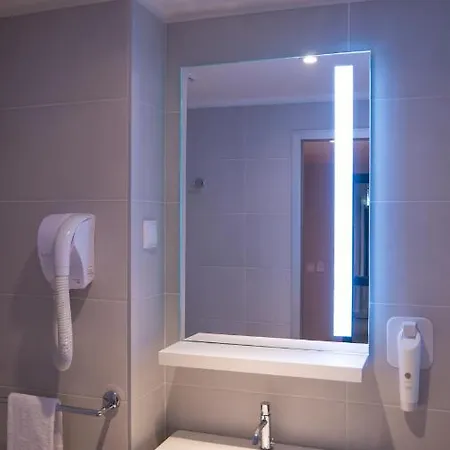 Easyhotel Hotel 2*