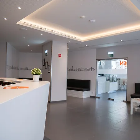 Отель Easyhotel 2*