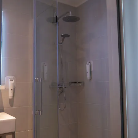 Easyhotel Hotell