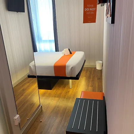 Easyhotel Hotell 2*