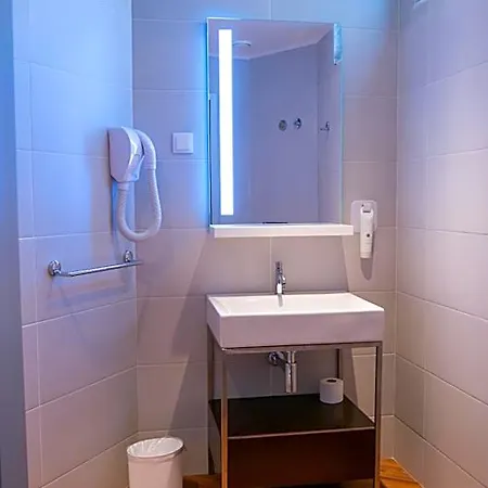 Easyhotel Hotell