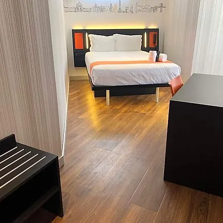 Easyhotel