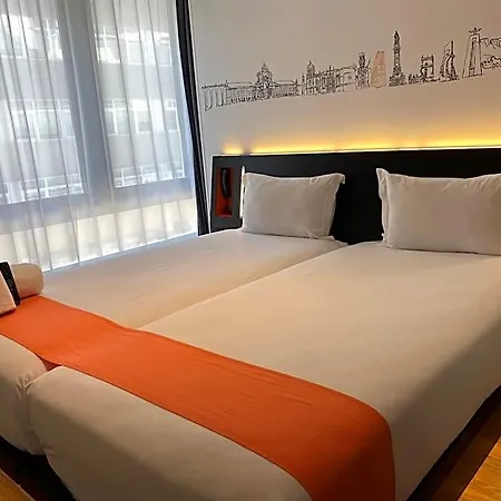 Easyhotel Hotell 2*