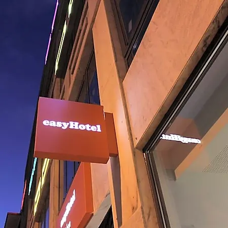 Easyhotel 酒店