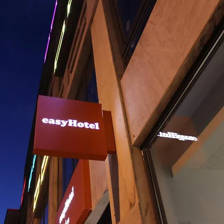 Easyhotel Готель Лісабон