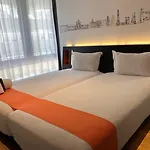 Easyhotel