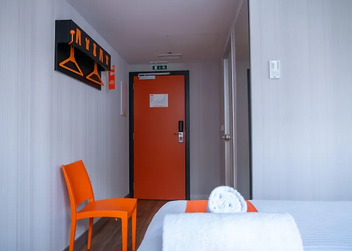 Easyhotel