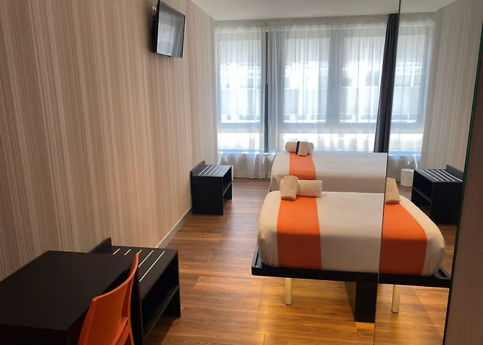 Easyhotel Hotel 2*